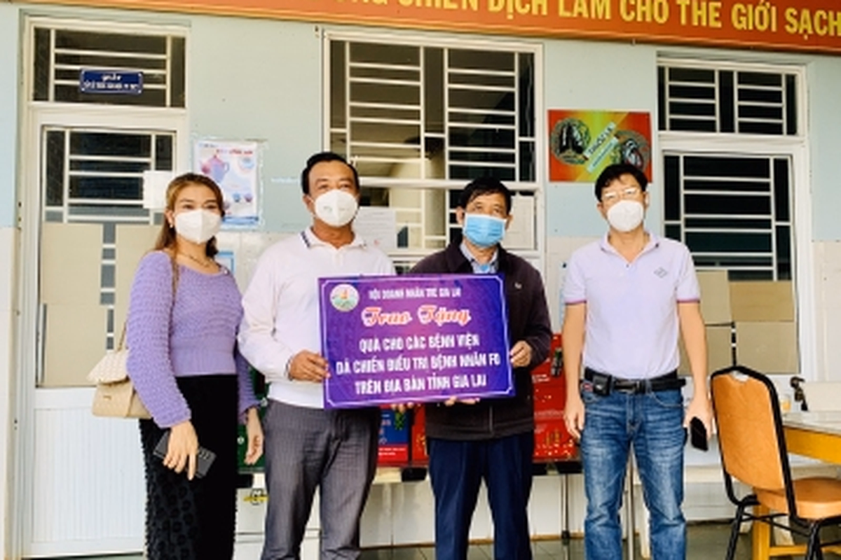 TRAO TẶNG QUÀ CHO CÁC BỆNH VIỆN DÃ CHIẾN ĐIỀU TRỊ BỆNH NHÂN F0 TRÊN ĐỊA BÀN TỈNH GIA LAI.